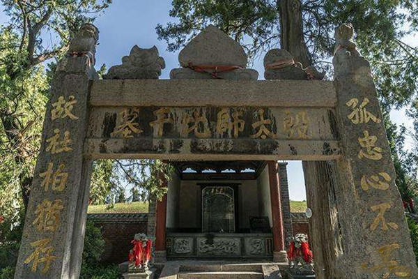 宝玉#林黛玉和薛宝钗都是糊涂人，《红楼梦》里的人间清醒：竟是一个村姑？