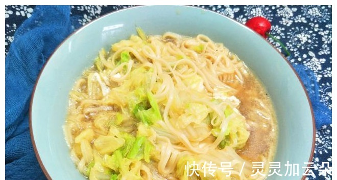 热气腾腾|一个人吃早餐不将就,荷包鸡蛋下挂面,简单省事,热气腾腾真香!