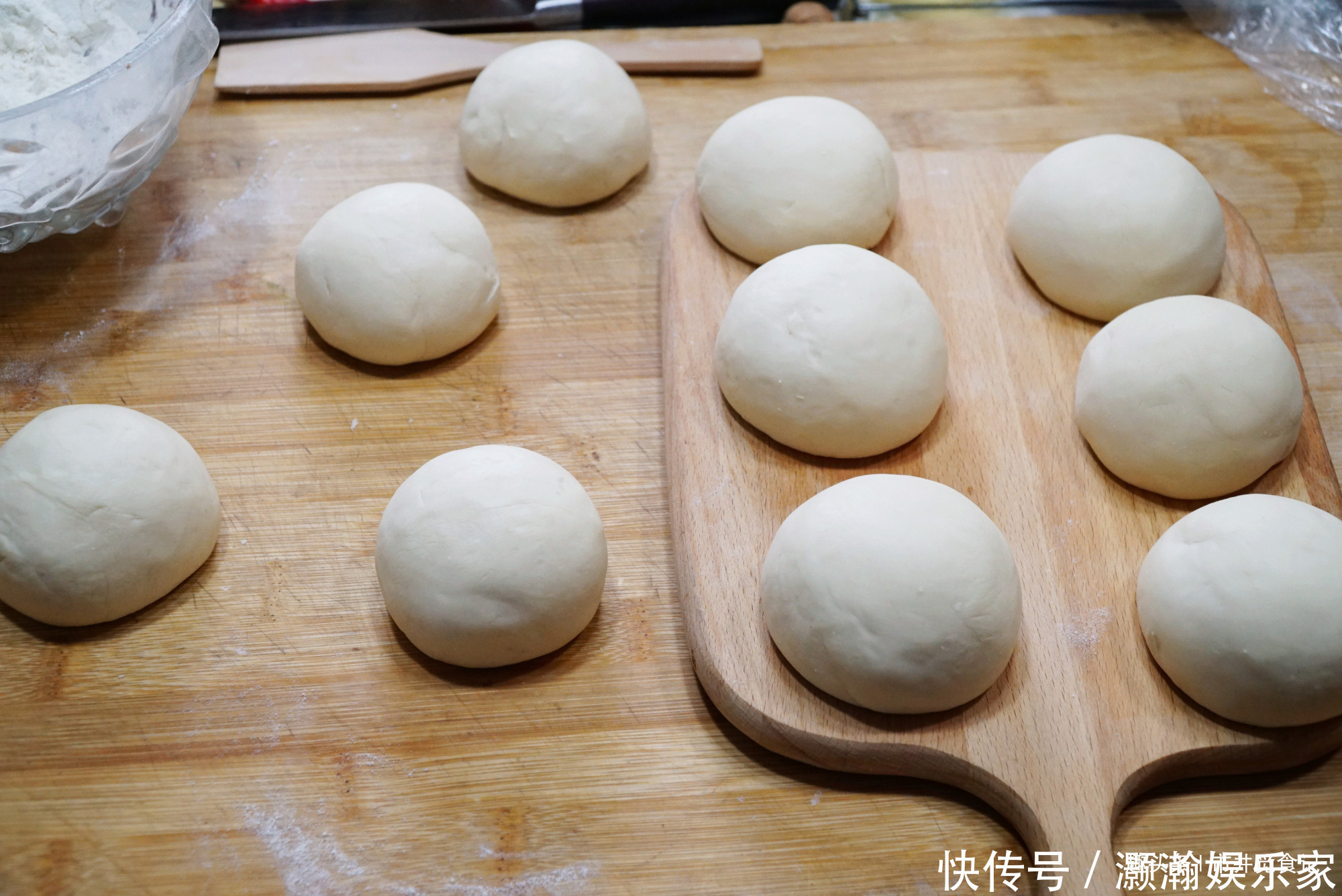 冬天,蒸馒头发不起面用土办法,1小时发满一盆,天再冷也管用