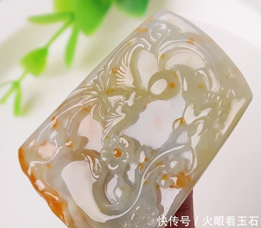 翡翠的种类很多，但是生锈的翡翠，你见过没？