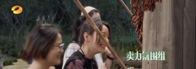 金婧刘胜瑛有多尬？张子枫的表情说明了一切，简直是大型社死现场