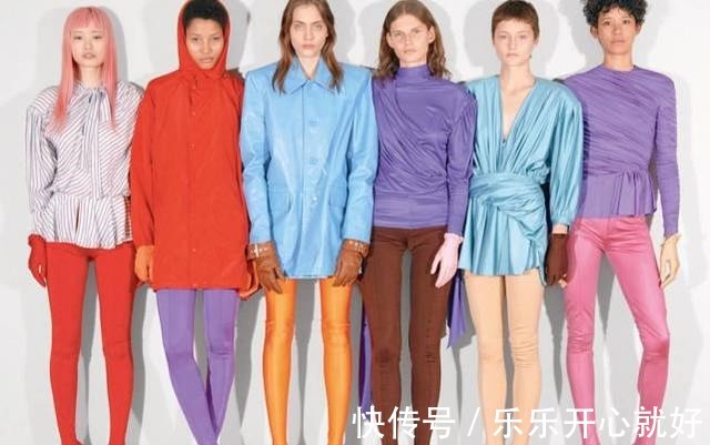 洞洞 巴黎世家又和“洞洞鞋”联手,5千多高跟款,被指“花钱找罪受”!