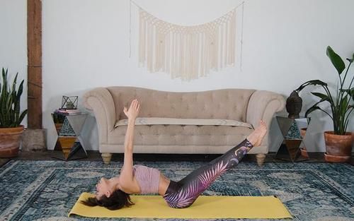 垫面|她坚持瑜伽5年，收获超美微胖身材，get4个动作，练同款身材