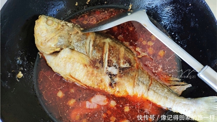 明日除夕,无论贫富,这道“富贵有鱼”记得端上桌,寓意吉庆有余