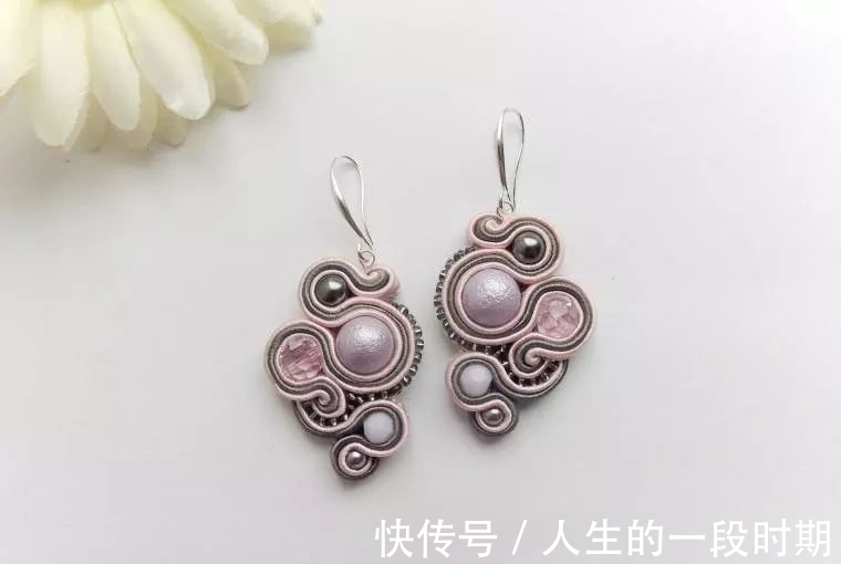 蛇腹线 款式各不相同,蛇腹线手工饰品展示了独特的美