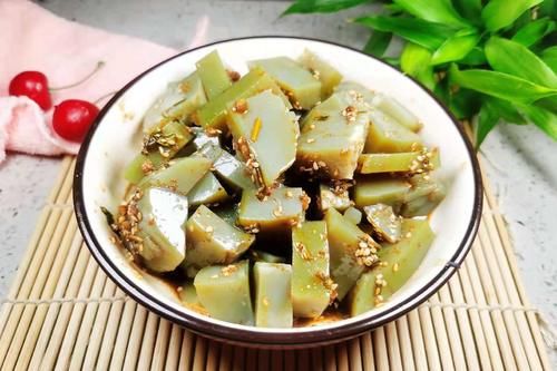饱腹|夏季吃鸡蛋，教你一个新吃法，不炒不煎，营养饱腹，1次2斤不够吃