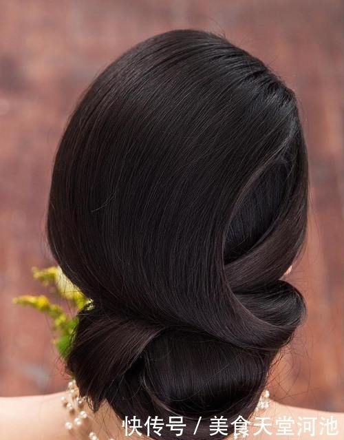 2021结婚季!33个优雅新娘的别致婚礼发型