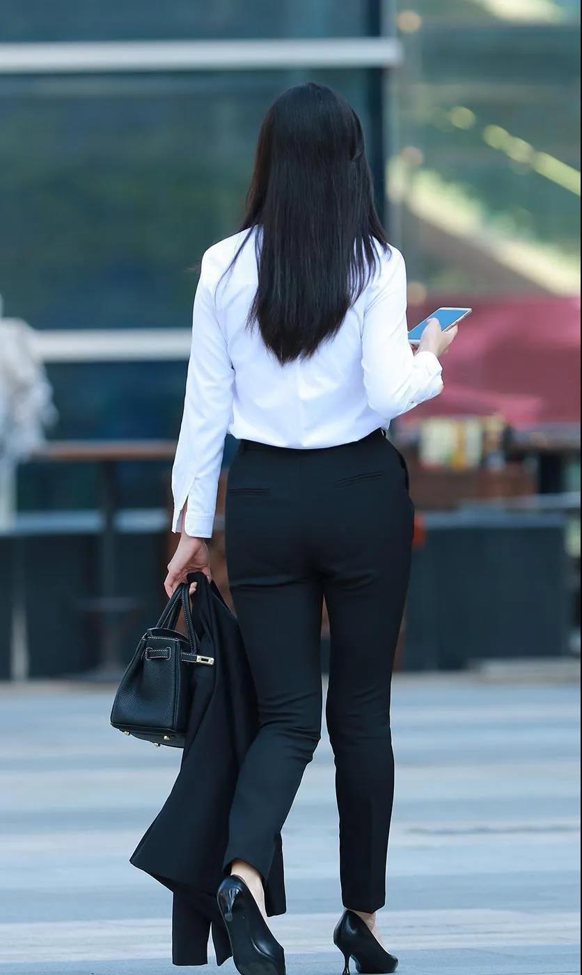 西裤 黑与白的通勤装穿搭,经典美丽又时尚,穿出了简约大方的美感
