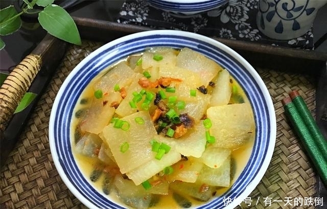 冬瓜此做法,鲜香入味比肉好吃,软糯多汁超下饭,连汤都吃精光