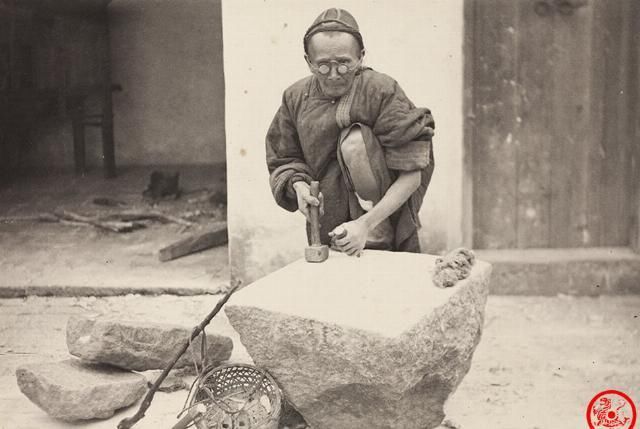 生活照|老照片清末人物生活照，女子展示发髻，幼儿园孩子学英语