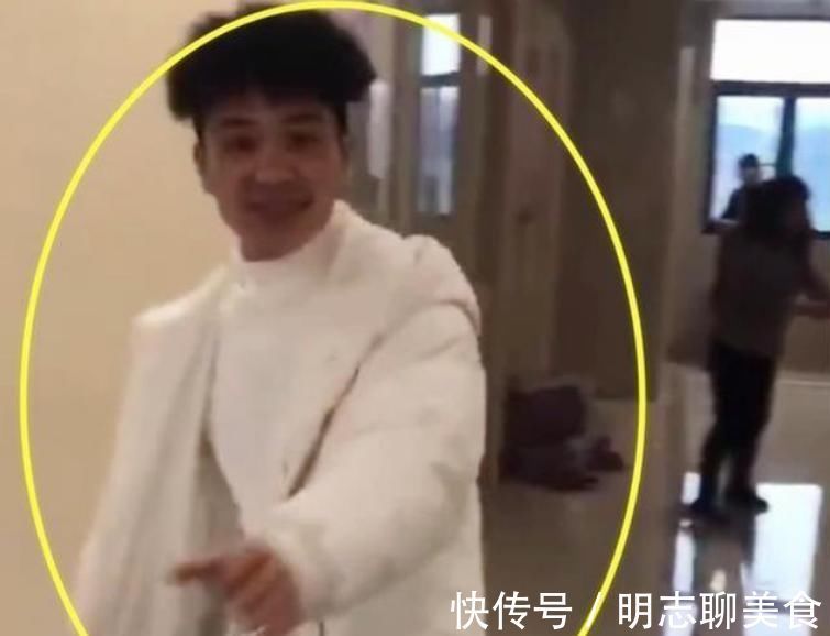 宝爸|得知老婆生了女儿,产房外爸爸的反应引人注目,网友:太真实了