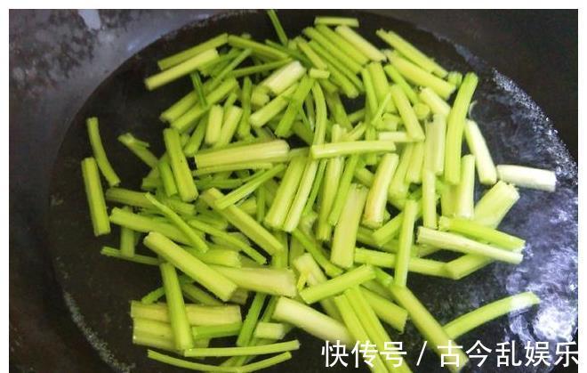 植物油|立秋后,遇到此菜我从不手软,简单一炒就很香,低热量不长肉