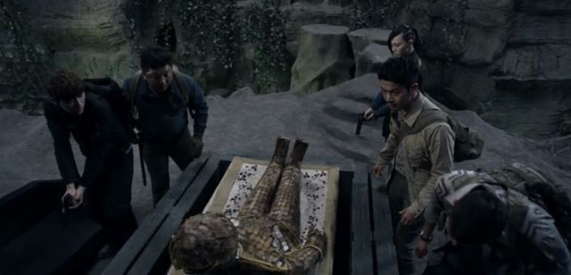 盗墓者|金缕玉衣那么值钱,为何盗墓贼古墓中发现时,只抽金丝不拿玉片?