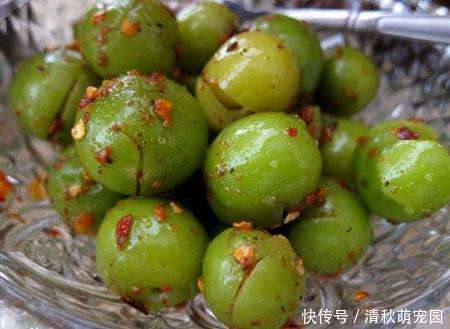  口水|五月初，很多老人挑着担子卖它，用辣椒粉腌一会，让人直咽口水！