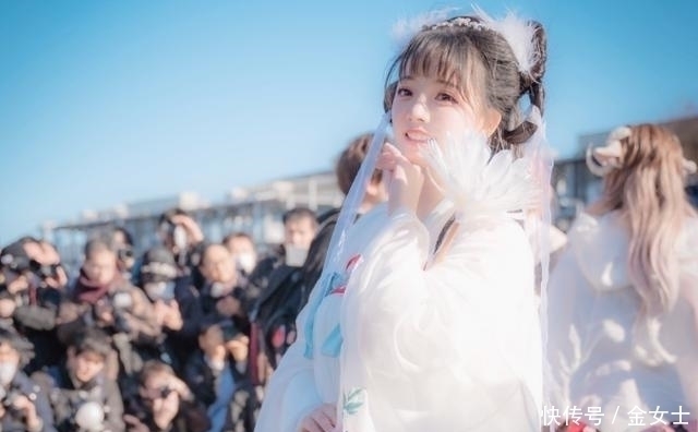 汉服|在全世界最大的漫展上,全场唯一穿汉服的中国小姐姐,彻底火了
