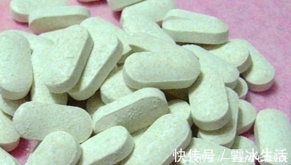 方便面|这四种食物睡前别给孩子吃,影响身高不说,还影响孩子智力!