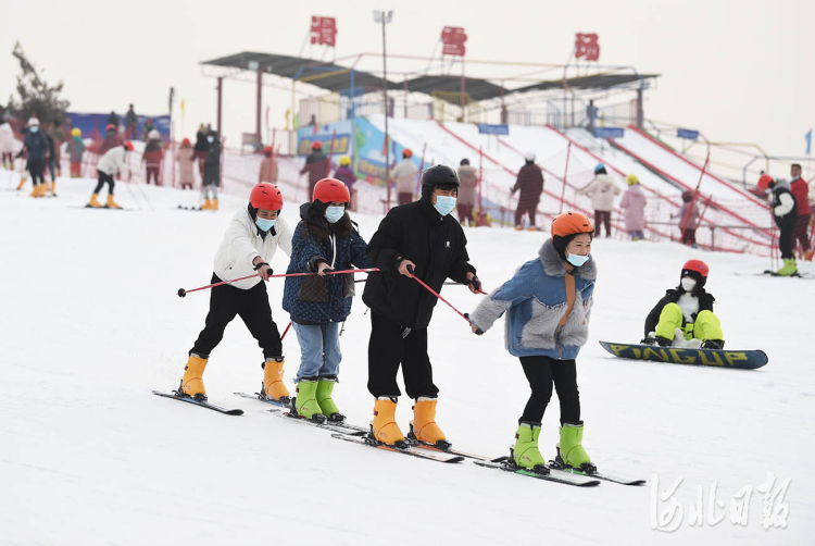 河北日报|河北邢台南和区：上冰雪 迎冬奥