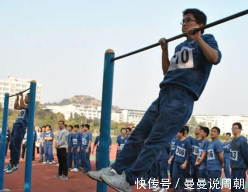引体向上|正手做十个引体向上的人是什么水平健身达人请收下我的膝盖