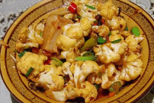 入味|炒花菜，过油还是焯水？都错了，教你一招，花菜香香脆脆很入味