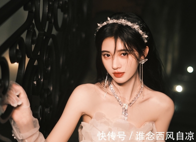 羅永浩|吃貨PK模式開(kāi)啟!首檔火鍋綜藝來(lái)襲,龔俊等11名嘉賓或加盟