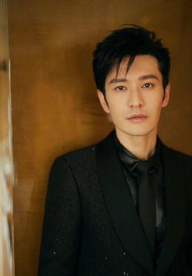 黄晓明宣布退出《乘风破浪的姐姐2》录制,网友看法不一