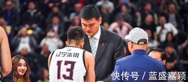超级巨星|双标!CBA官方仅1天就为翟晓川出头,郭艾伦被骂9个月姚明仍没管!