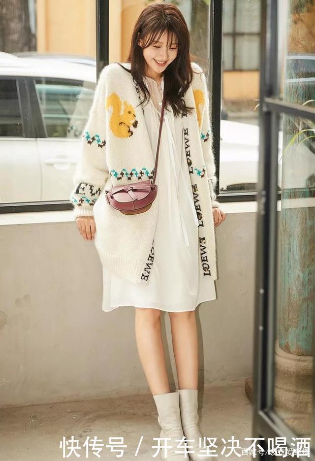 “奶奶衫+连衣裙”才是今秋最佳打开方式!不仅减龄,还特显气质