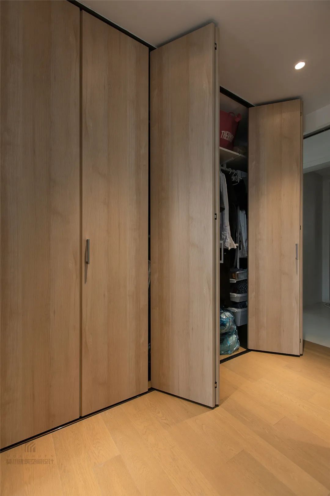 布置|90㎡现代侘寂风，极简的空间，优雅的线条，舒适的软装