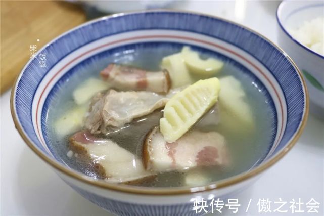 排骨|这汤太鲜了，三种食材一锅炖，不放一粒盐，现在喝正当时