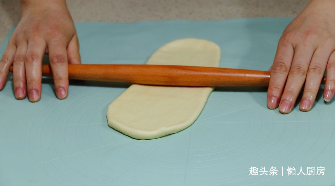 20元四片吐司，比吃一个猪肉包子还贵，不如自己做，还能拉丝