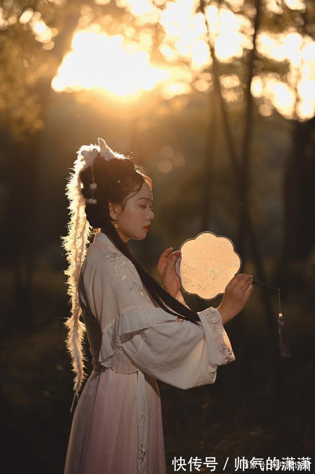 梦醒@七绝·十三首丨花前月下无人语,月下花前淡淡浓