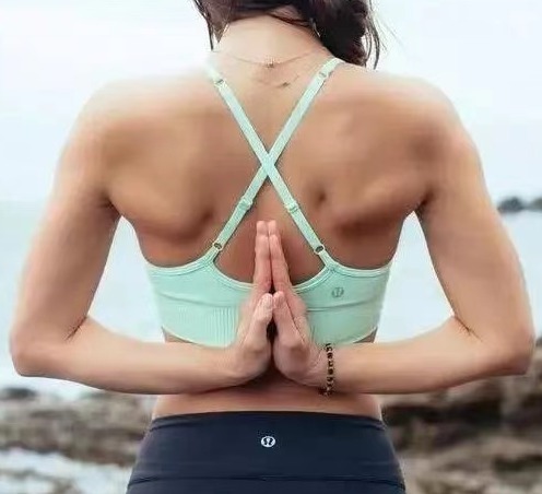 坐骨|西雅图“大妈”修炼瑜伽7年,50岁状态逆生长,身材不输少女