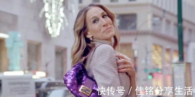 peekaboo 无论时尚圈的风怎么刮,Fendi这个包包都永不过时!