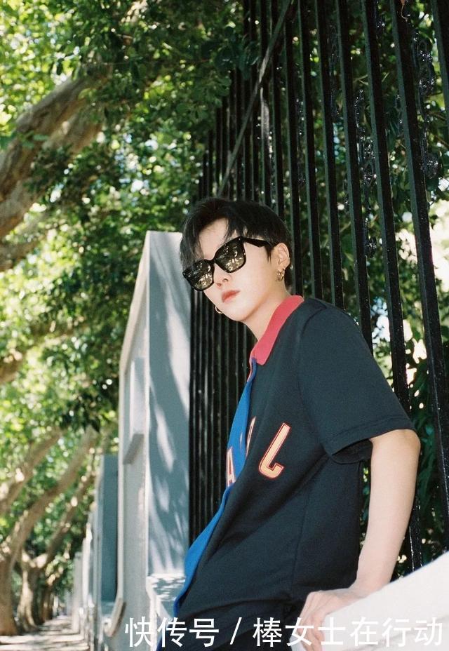 比刘雨昕舞蹈更IN的,是她的“无性别时尚”