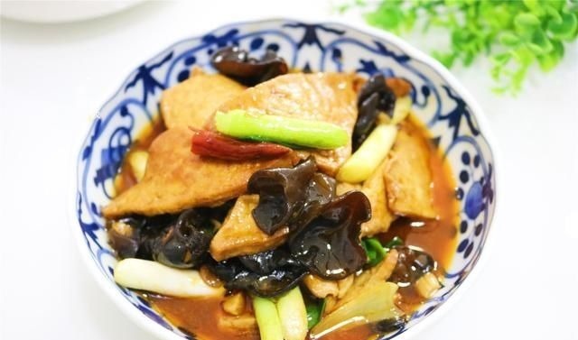 豆腐这样做太好吃了,我家每周做一次,软嫩入味,给肉都不换