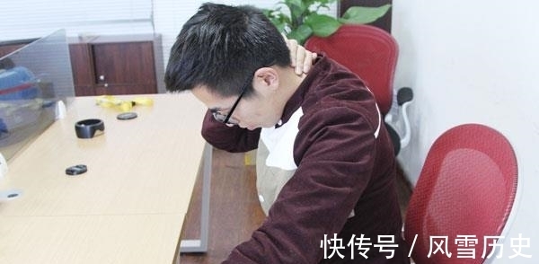 颈椎不好|脖子老是酸痛，是得了颈椎病？常做1个小动作，或能远离颈椎病