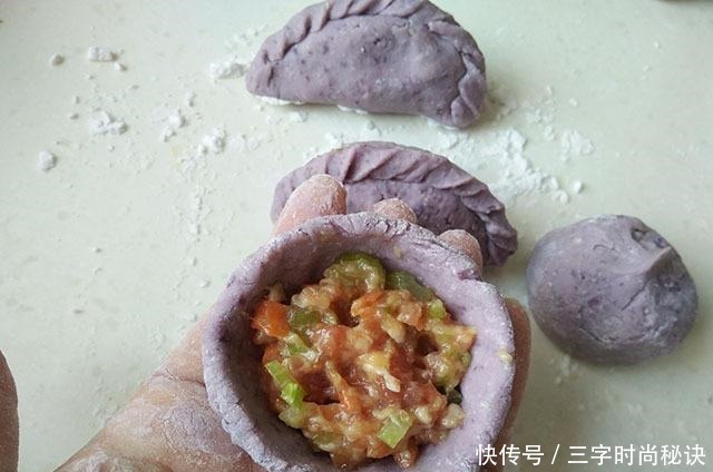 饺子别只会用面粉做,用它包一锅,吃着滑溜溜,一口一个停不下来