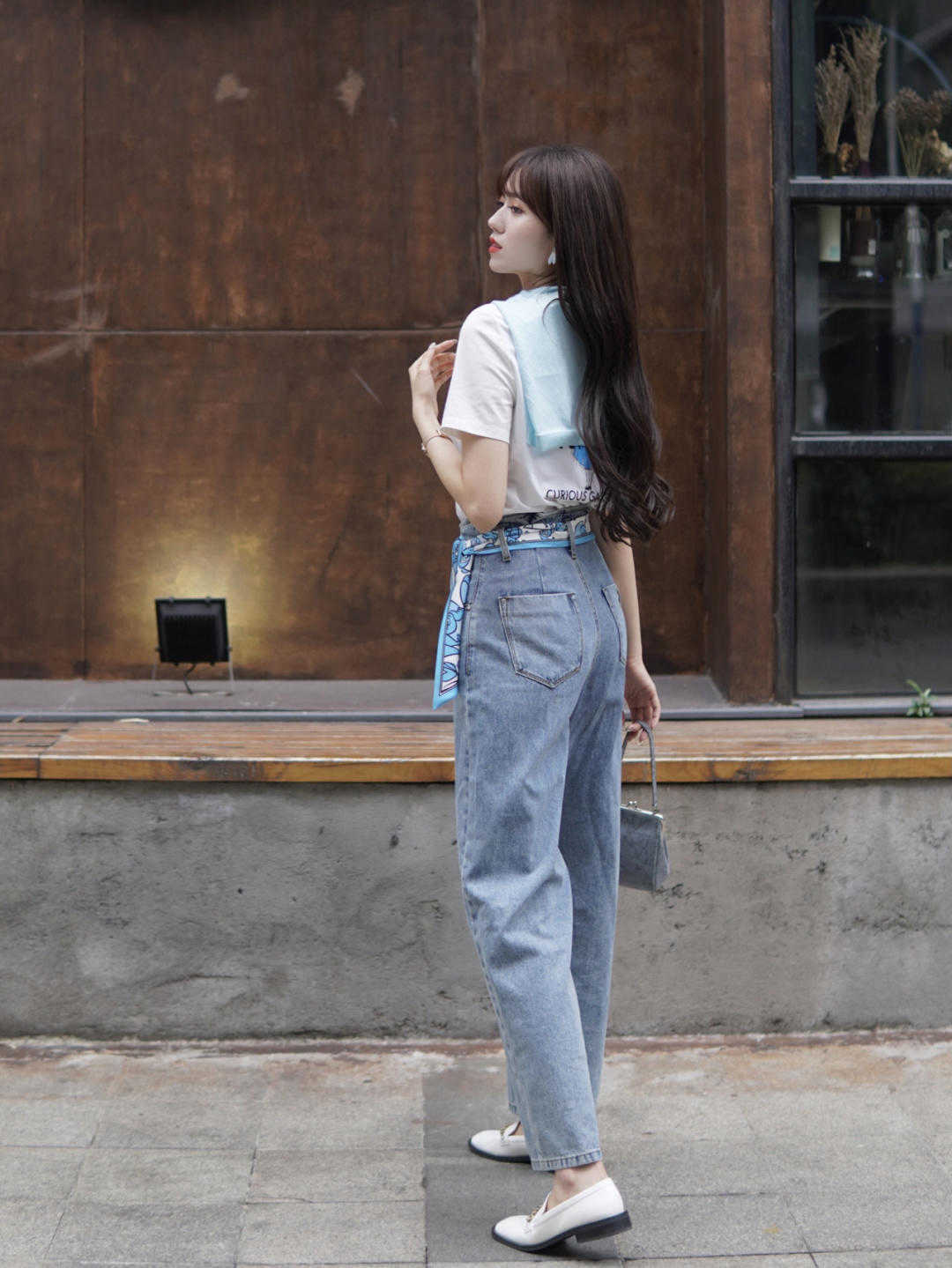 T恤|人人都有纯T恤,为何你穿这么土?秋天这样穿更时髦,主要是气质