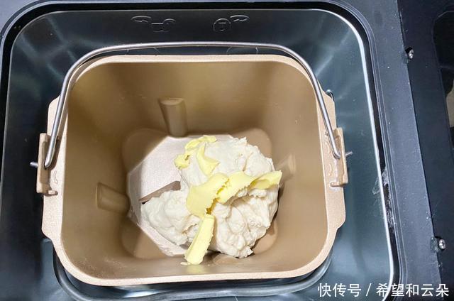 简单|一次发酵的快手面包,做法简单,松软咸香,早餐好选择,快收藏!