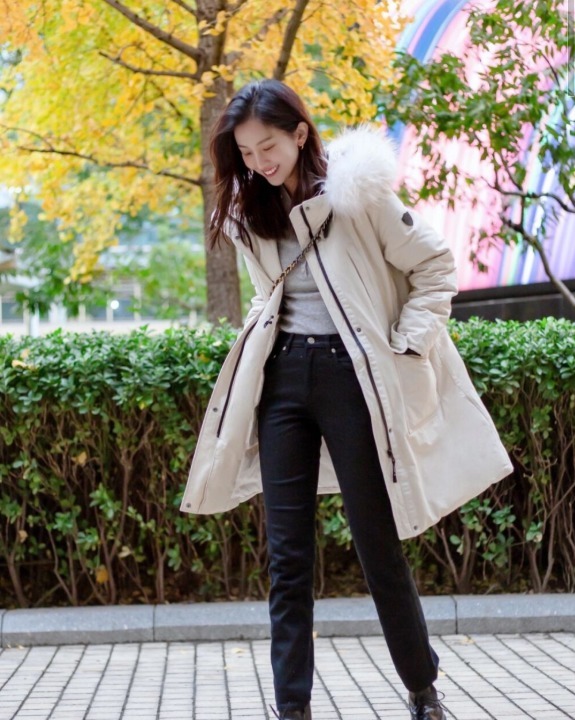 打底衫|入冬第一件羽绒服,一定要这样穿,越简单越高级!