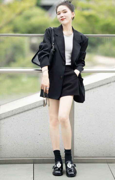 大长腿|小个子女生别总穿长裤,试试“下半身失踪”穿搭法,显高又洋气