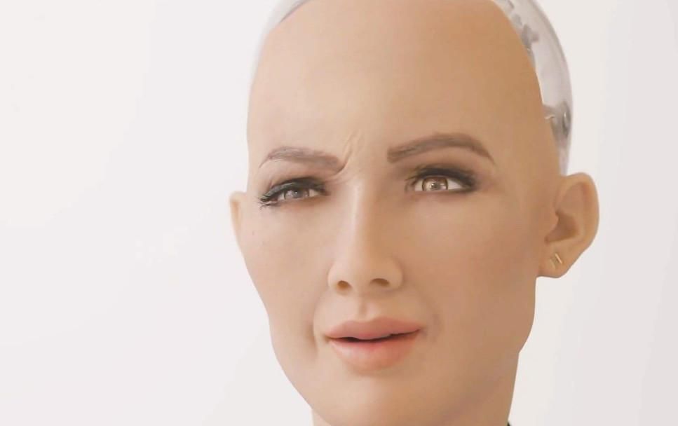 人类|当年那个说要“毁灭人类”的女机器人,现在怎么样了呢?大开眼界