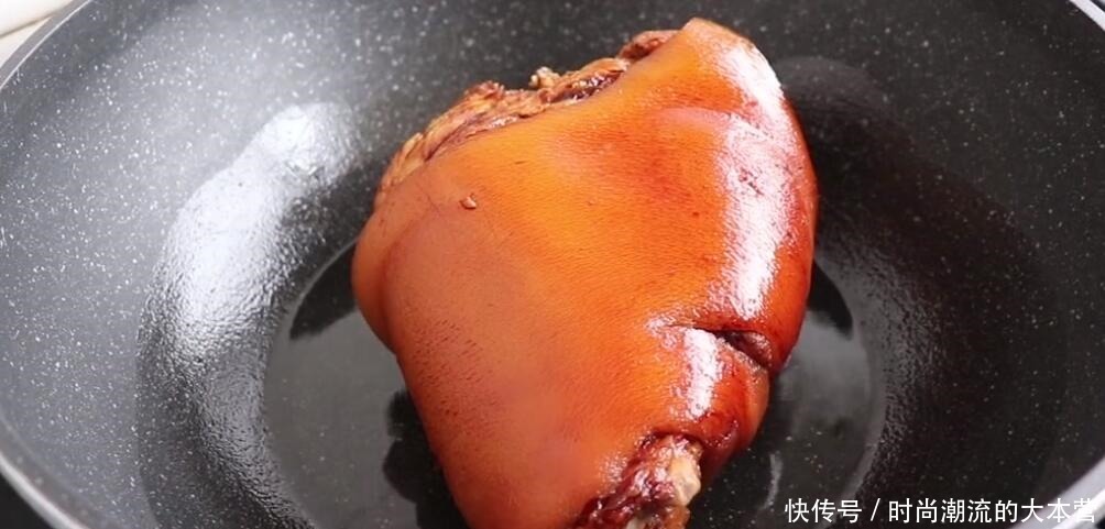 脱骨|大厨教你做红烧肘子,秘制方法超简单,肉质软糯脱骨,又香又好吃
