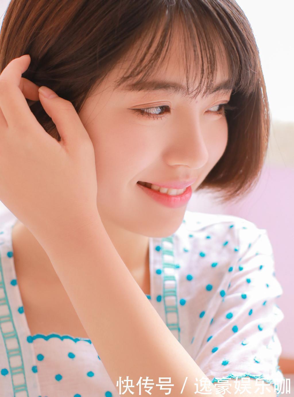 美图|每日美图,短发美女,居家睡衣写真,贤妻良母的标准