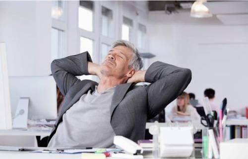 诱发|花费5000块去医院治疗颈椎病，不如在家试试1个神秘方法