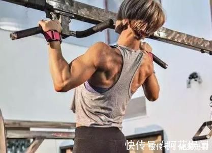 肌肉|每天拉引体向上，10个一组，一共30组，这样能增加力量和肌肉吗