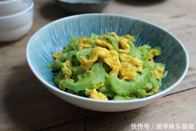 夏季|鸡蛋和它是绝配,夏季吃降火又解暑,美容又养颜,成本不到5块钱