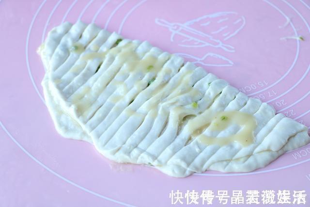 做法|面粉就爱这么吃,不揉面不发面,做法特简单,每周必吃2次才解馋