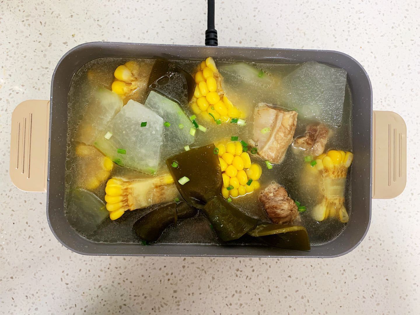 最近我家这汤可火了，午餐煲一锅汤汁都不剩，低脂好喝又营养，赞