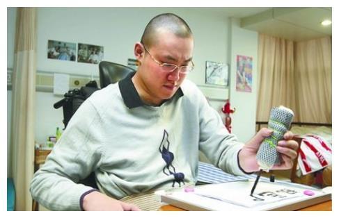 名将|郎平一家三口看望瘫痪名将,周苏红前夫久违露面,女儿已经3岁大